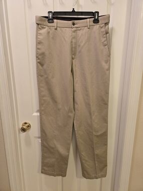 HAGGAR Men's Khaki Pants 34x32 100% Cotton Classic Fit Straight Leg